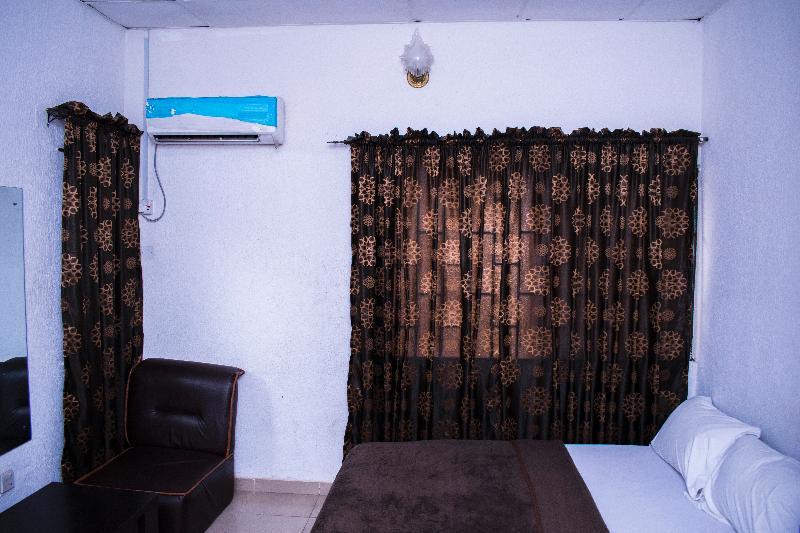 Day By Day Hotel Lagos Dış mekan fotoğraf