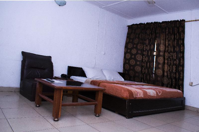 Day By Day Hotel Lagos Dış mekan fotoğraf