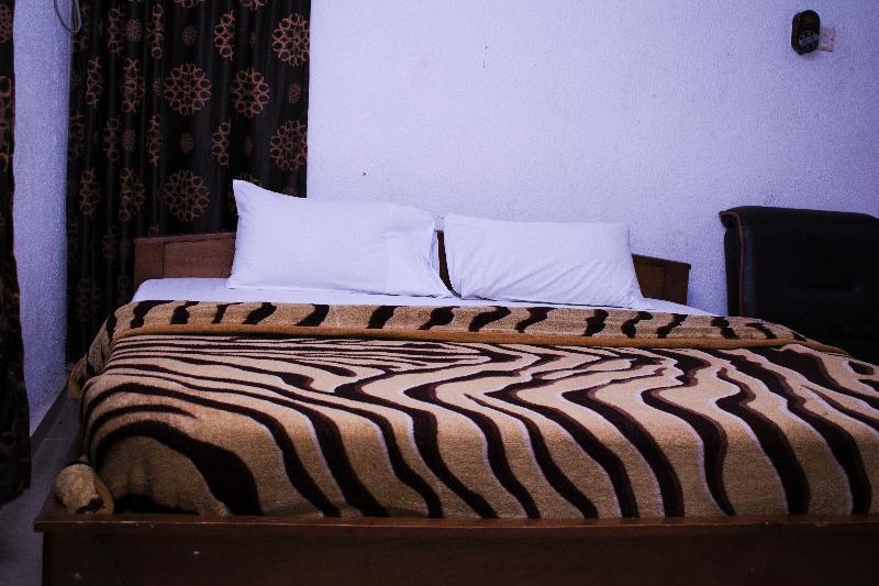 Day By Day Hotel Lagos Dış mekan fotoğraf